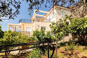 Verga Majestic Sunsets - Elegant Chic Retreat