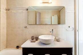 Verga Majestic Sunsets - Elegant Chic Retreat