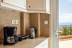 Verga Majestic Sunsets - Elegant Chic Retreat