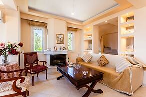 Verga Majestic Sunsets - Elegant Chic Retreat