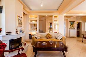 Verga Majestic Sunsets - Elegant Chic Retreat