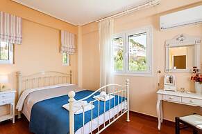 Verga Majestic Sunsets - Elegant Chic Retreat