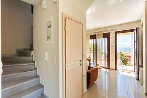 Seaside Getaway - Aelia Villa s Dreamy Paradise