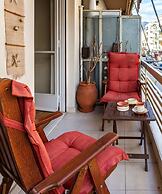 Dancing on Sunshine - Melina s City Getaway