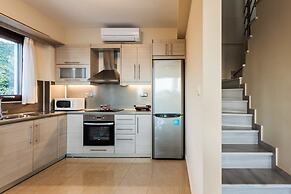 Villa Armonia - Beachfront Majestic Retreat