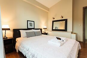 Villa Armonia - Beachfront Majestic Retreat