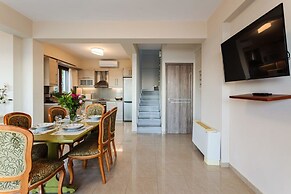 Villa Armonia - Beachfront Majestic Retreat