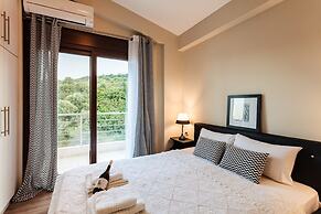 Villa Armonia - Beachfront Majestic Retreat