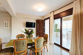 Villa Armonia - Beachfront Majestic Retreat