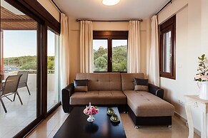 Villa Armonia - Beachfront Majestic Retreat