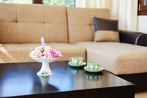 Villa Armonia - Beachfront Majestic Retreat