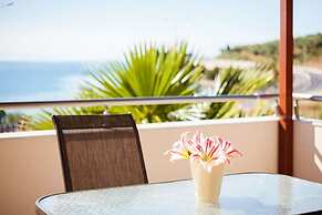 Villa Armonia - Beachfront Majestic Retreat