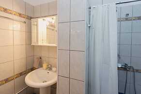 Thano s Stylish Flat Just 150m to the Beach