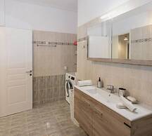 Thano s Stylish Flat Just 150m to the Beach