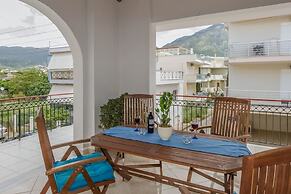 Thano s Stylish Flat Just 150m to the Beach