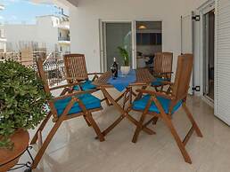 Thano s Stylish Flat Just 150m to the Beach
