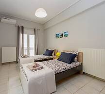 Thano s Stylish Flat Just 150m to the Beach