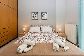 Thano s Stylish Flat Just 150m to the Beach