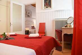 Urban Seaside Oasis - Adriana s Garden Paradise