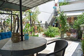 Urban Seaside Oasis - Adriana s Garden Paradise