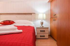 Urban Seaside Oasis - Adriana s Garden Paradise