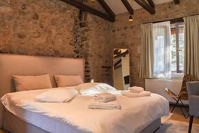 Secluded Mountain Refuge - Theonimfi Paradise Gem