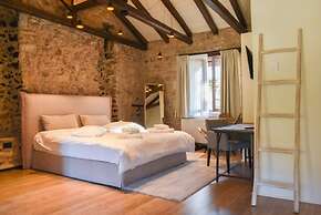 Secluded Mountain Refuge - Theonimfi Paradise Gem