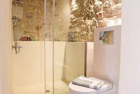 Secluded Mountain Refuge - Theonimfi Paradise Gem