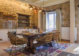 Secluded Mountain Refuge - Theonimfi Paradise Gem