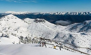 Secluded Mountain Refuge - Theonimfi Paradise Gem