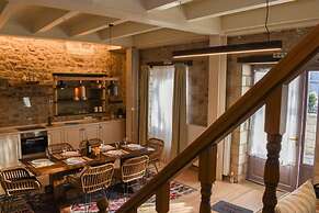 Secluded Mountain Refuge - Theonimfi Paradise Gem