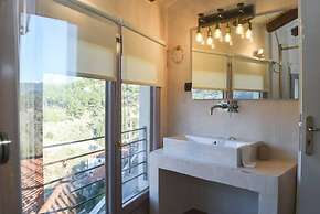 Secluded Mountain Refuge - Theonimfi Paradise Gem