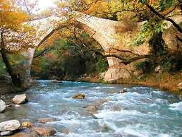 Secluded Mountain Refuge - Theonimfi Paradise Gem