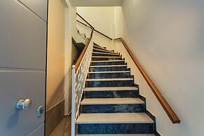 Upscale Modern Escape in the Historic Center