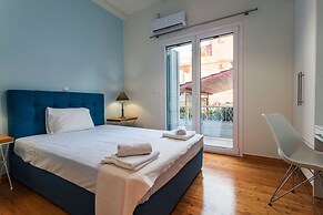Upscale Modern Escape in the Historic Center