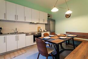 Upscale Modern Escape in the Historic Center