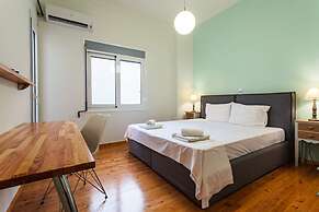 Upscale Modern Escape in the Historic Center