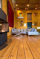 Athina Epavlis - Ethereal Charm of Blue Horizons