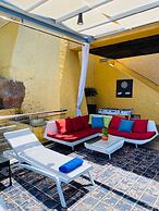 Athina Epavlis - Ethereal Charm of Blue Horizons