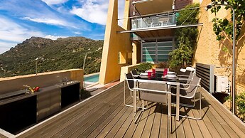 Athina Epavlis - Ethereal Charm of Blue Horizons