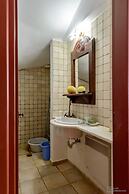 Waveside Sanctuary - Luxurious Seastone Villa