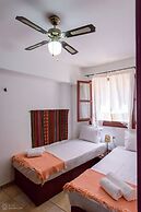 Waveside Sanctuary - Luxurious Seastone Villa