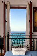 Waveside Sanctuary - Luxurious Seastone Villa