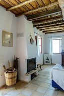 Waveside Sanctuary - Luxurious Seastone Villa