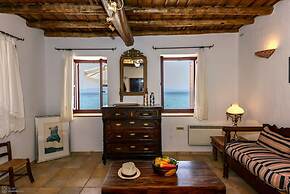 Waveside Sanctuary - Luxurious Seastone Villa