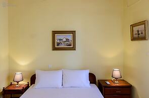 Waveside Sanctuary - Luxurious Seastone Villa