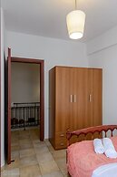 Waveside Sanctuary - Luxurious Seastone Villa