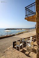 Waveside Sanctuary - Luxurious Seastone Villa