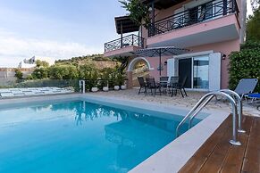 Coastal Paradise Found - Komis Private Pool Gem