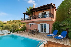 Coastal Paradise Found - Komis Private Pool Gem